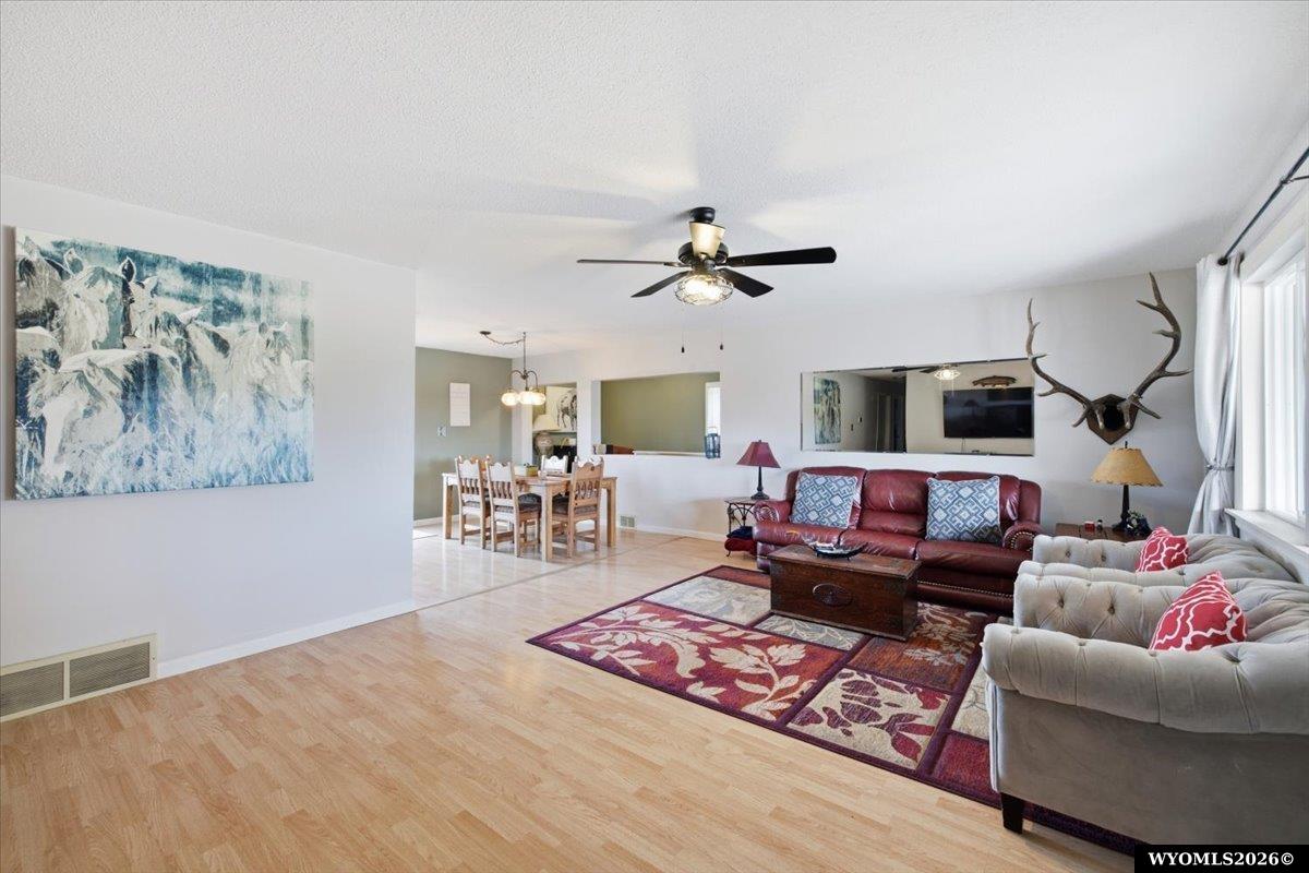 1235 Chamberlain Road Casper, WY 82604 - Photo 5 of 37 Gallery Image 5