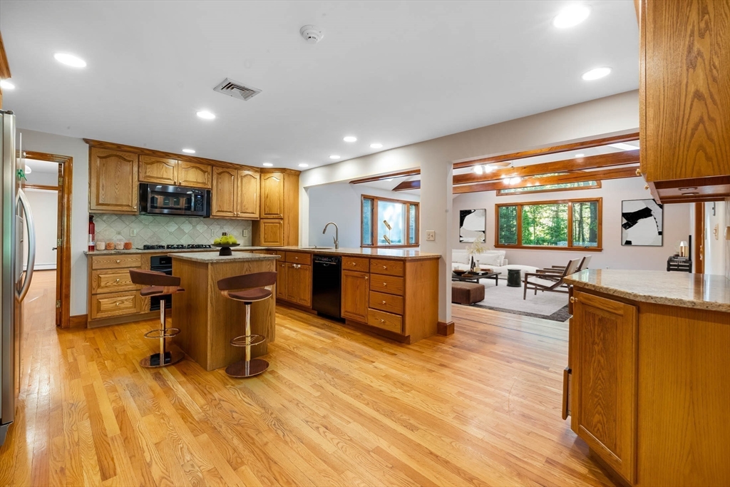 228 North Road Sudbury, MA 01776 - Photo 5 of 38 Gallery Image 5