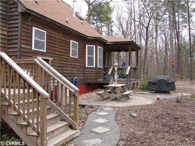 17120 English Walnut Road Beaverdam, VA 23015 - Photo 4 of 11 Patio/Deck