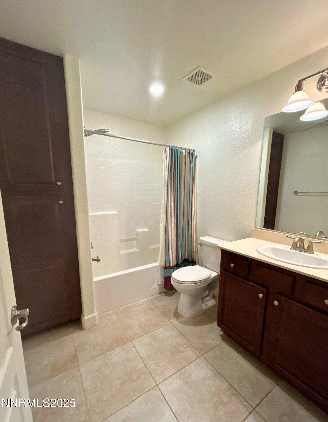 7635 Souverain Lane Reno, NV 89506 - Photo 21 of 27 efd14c0e-350d-47c1-8f32-014761352294