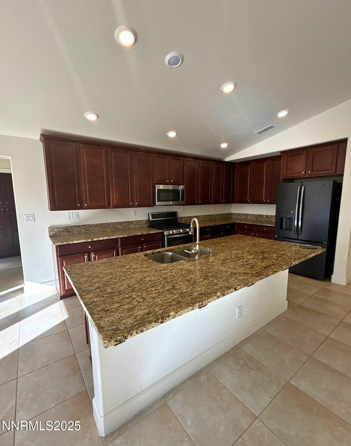 7635 Souverain Lane Reno, NV 89506 - Photo 5 of 27 0099ba1d-c55e-4fa7-8943-152b23d4aa67