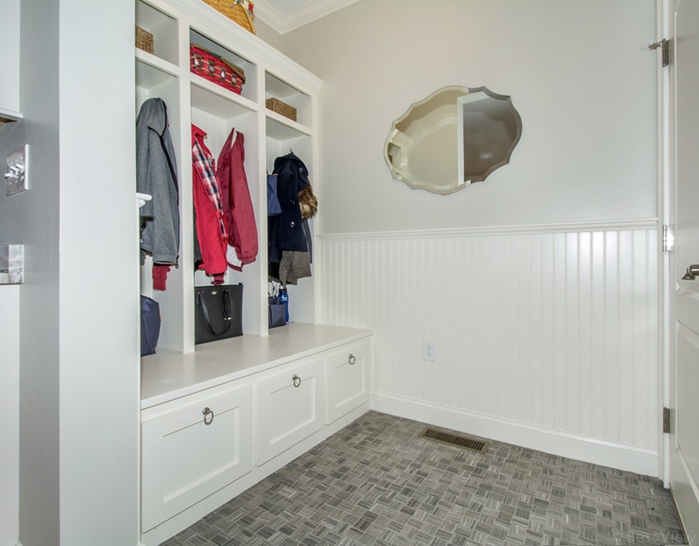 21 Beverly Road Bedford, MA 01730 - Photo 11 of 27 Gallery Image 11