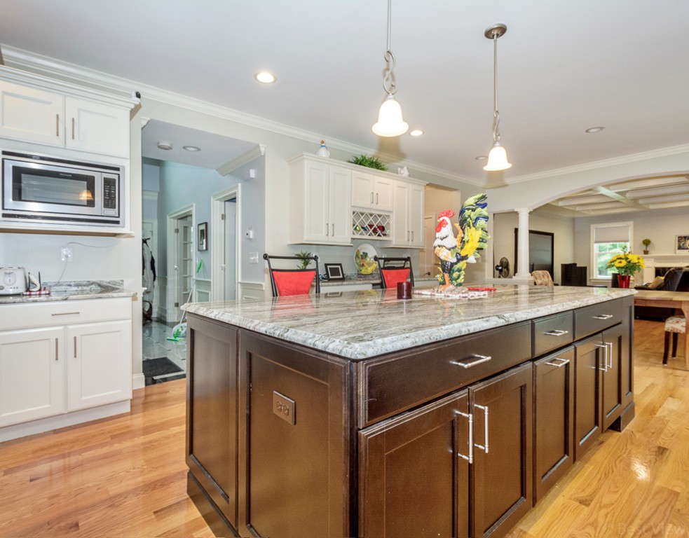 21 Beverly Road Bedford, MA 01730 - Photo 8 of 27 Gallery Image 8