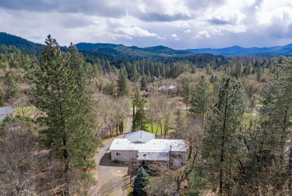 3220 Robertson Bridge Road Grants Pass, OR 97526 - Photo 1 of 35 Primary Photo