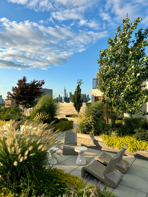 189 Conover Street, Unit 2A Brooklyn, NY 11231 - Photo 22 of 27 a view of a lake with houses
