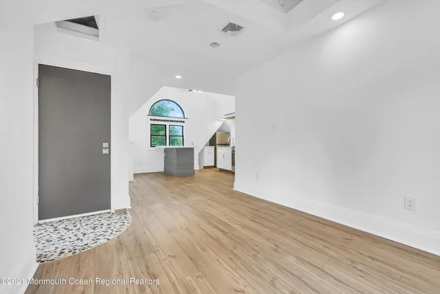 $2,370 | 350 Norwood Avenue, Unit 3, West Long Branch, NJ 07764