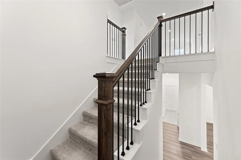 1632 Pavin Lane Fort Worth, TX 76052 - Photo 13 of 37 a view of entryway