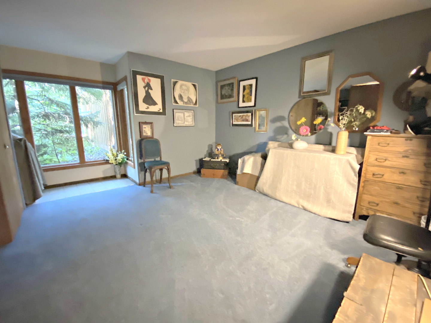 17301 O'Brien Road Harvard, IL 60033 - Photo 24 of 33 a living room with furniture and a flat screen tv