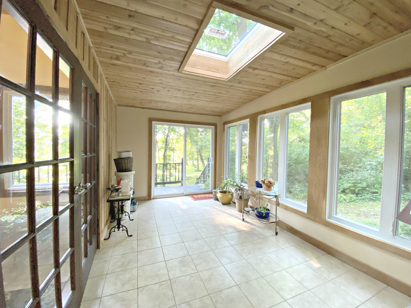 17301 O'Brien Road Harvard, IL 60033 - Photo 9 of 33 a very nice looking room with a large window