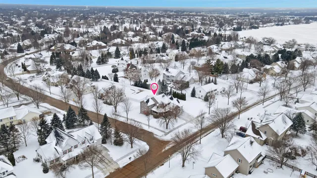 $529,900 | 321 East Apple Creek Road, Appleton, WI 54913