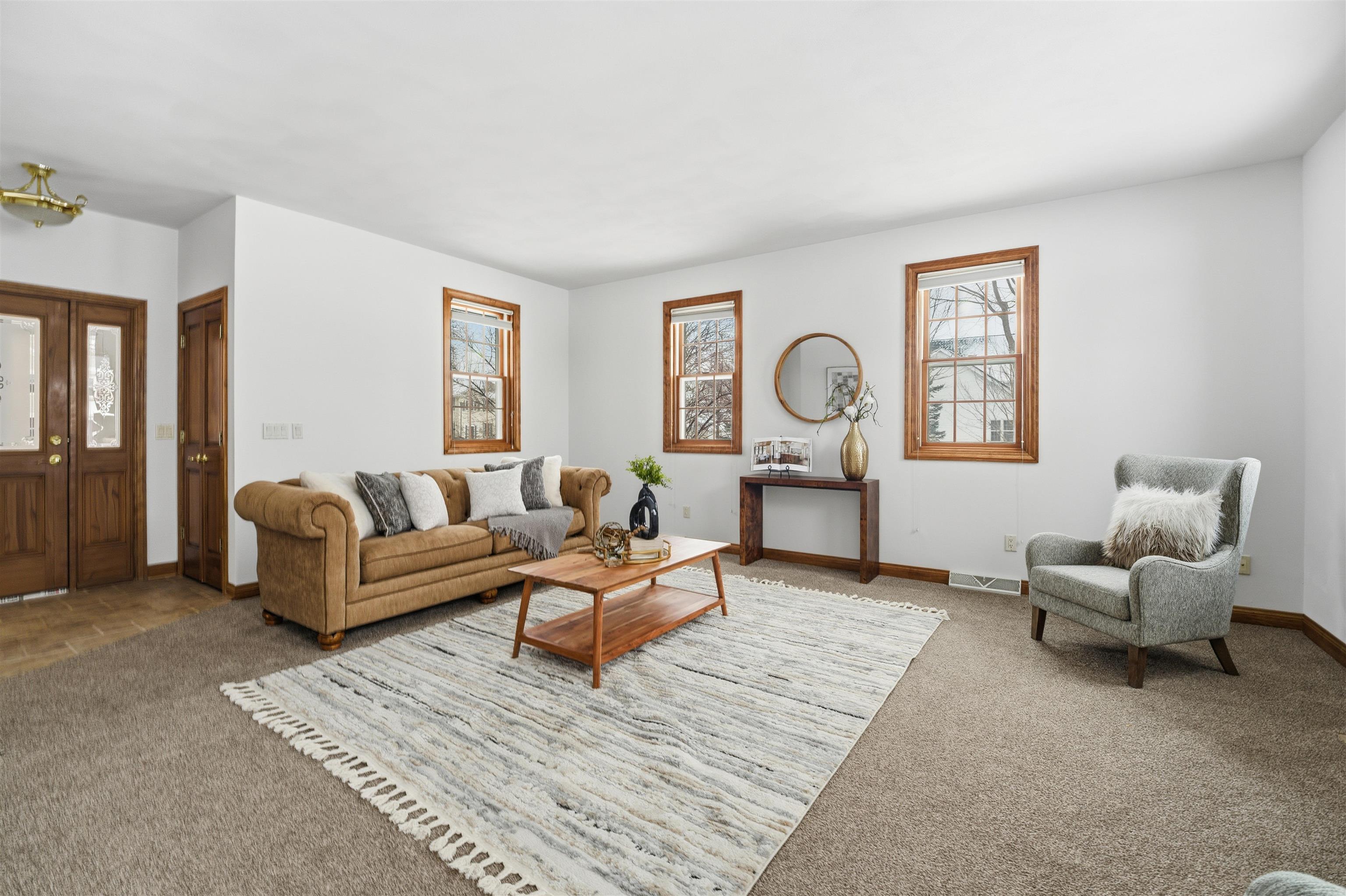 321 East Apple Creek Road Appleton, WI 54913 - Photo 5 of 41