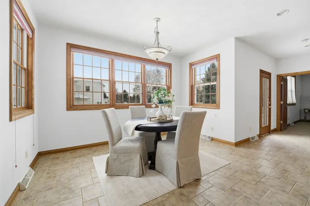 $529,900 | 321 East Apple Creek Road, Appleton, WI 54913