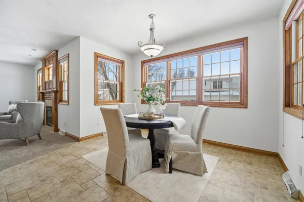$510,000 | 321 East Apple Creek Road, Appleton, WI 54913