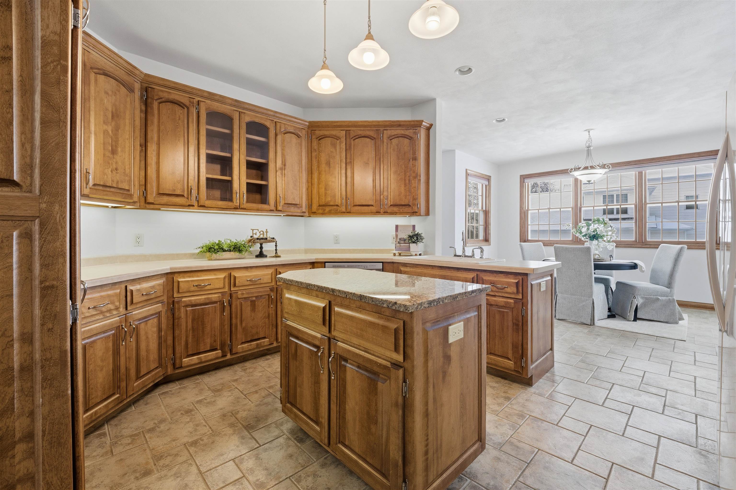 321 East Apple Creek Road Appleton, WI 54913 - Photo 9 of 41