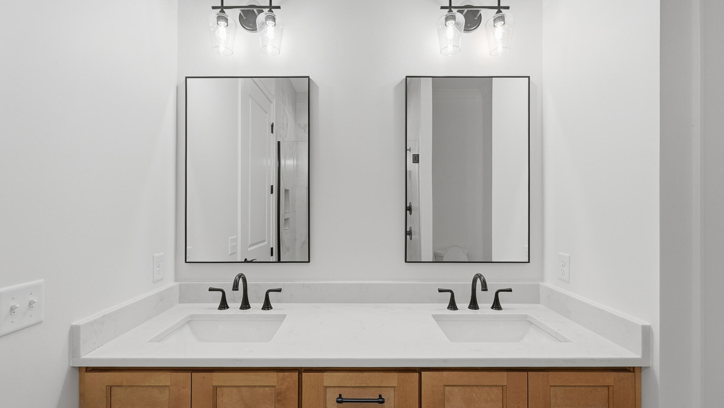 4676 Dempsey Way Chattanooga, TN 37419 - Photo 16 of 34 Primary Bathroom