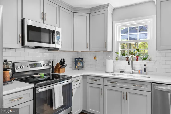 $659,900 | 1315 Bayshire Lane, Herndon, VA 20170