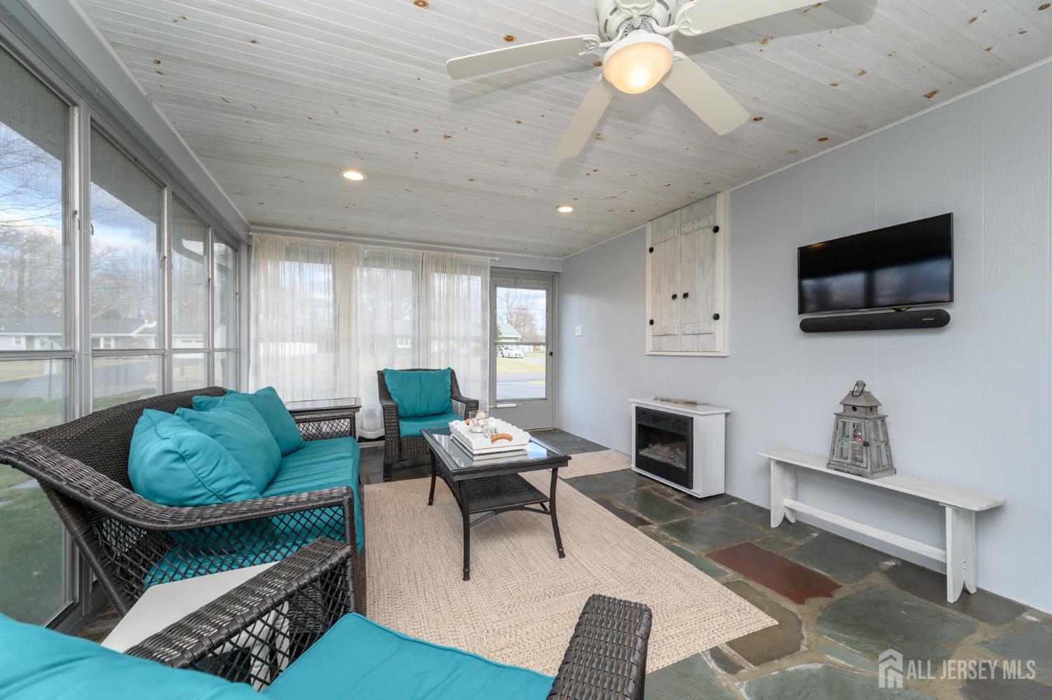 12 Davison Road East Windsor, NJ 08520 - Photo 17 of 47