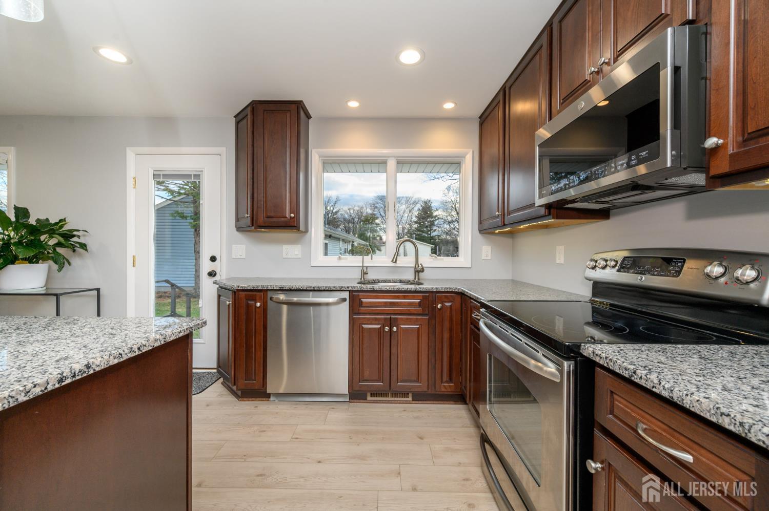 12 Davison Road East Windsor, NJ 08520 - Photo 10 of 47