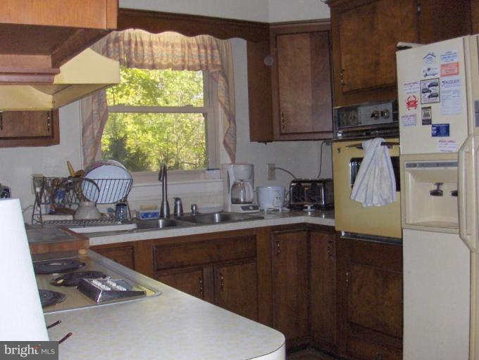6311 Balls Mill Road Midland, VA 22728 - Photo 5 of 8 Kitchen