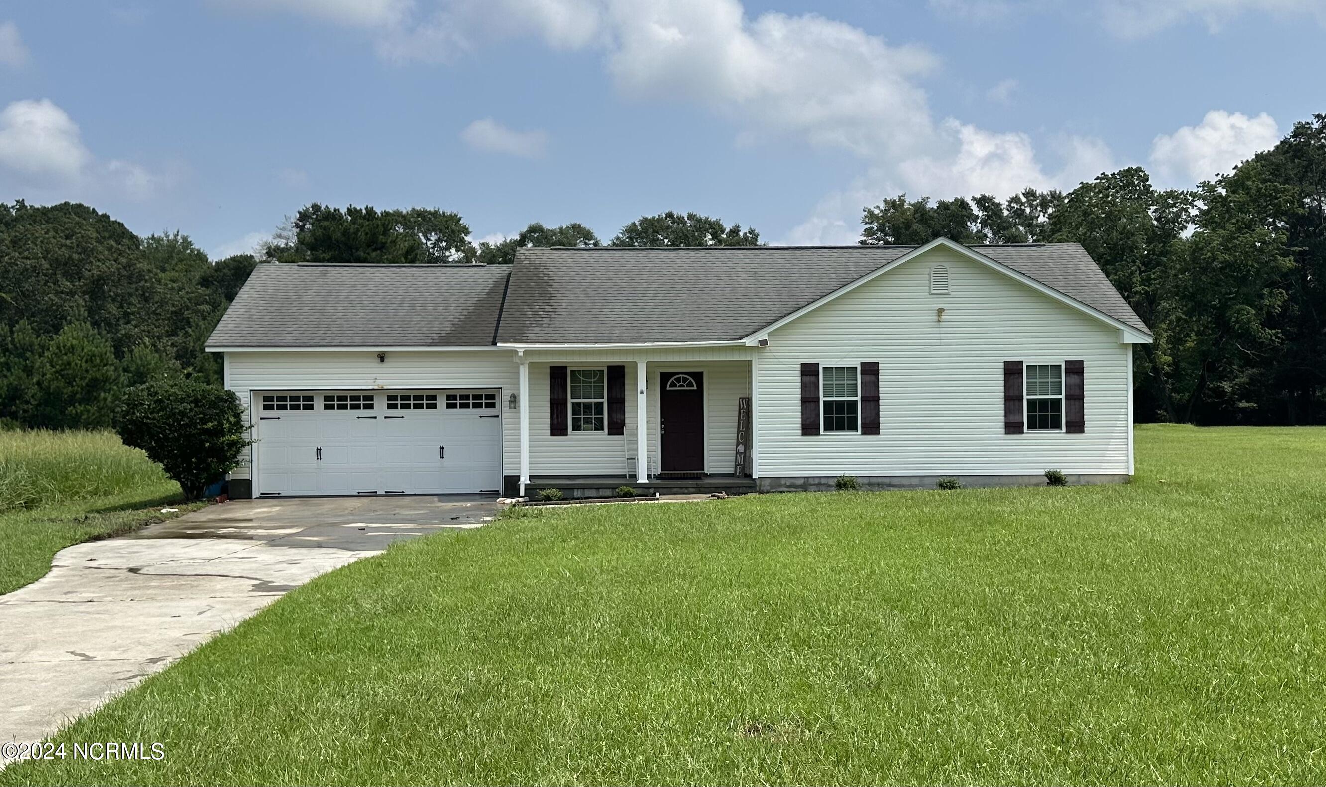 684 Batchelor Road Richlands, NC 28574 - Photo 33 of 44 Front