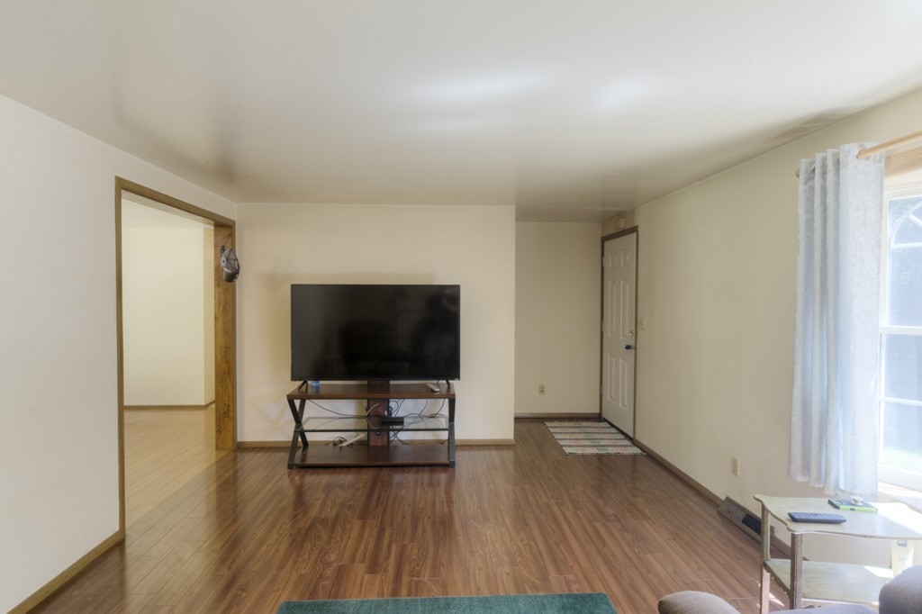 517 Benson Road Northbridge, MA 01534 - Photo 5 of 42 Gallery Image 5