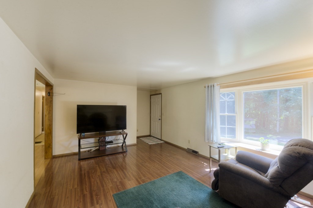517 Benson Road Northbridge, MA 01534 - Photo 7 of 42 Gallery Image 7