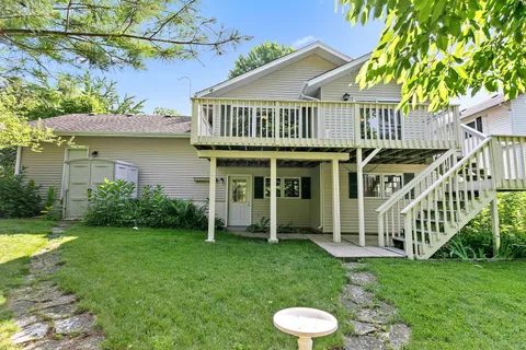 $400,000 | 30 South Grant Street, North Aurora, IL 60542