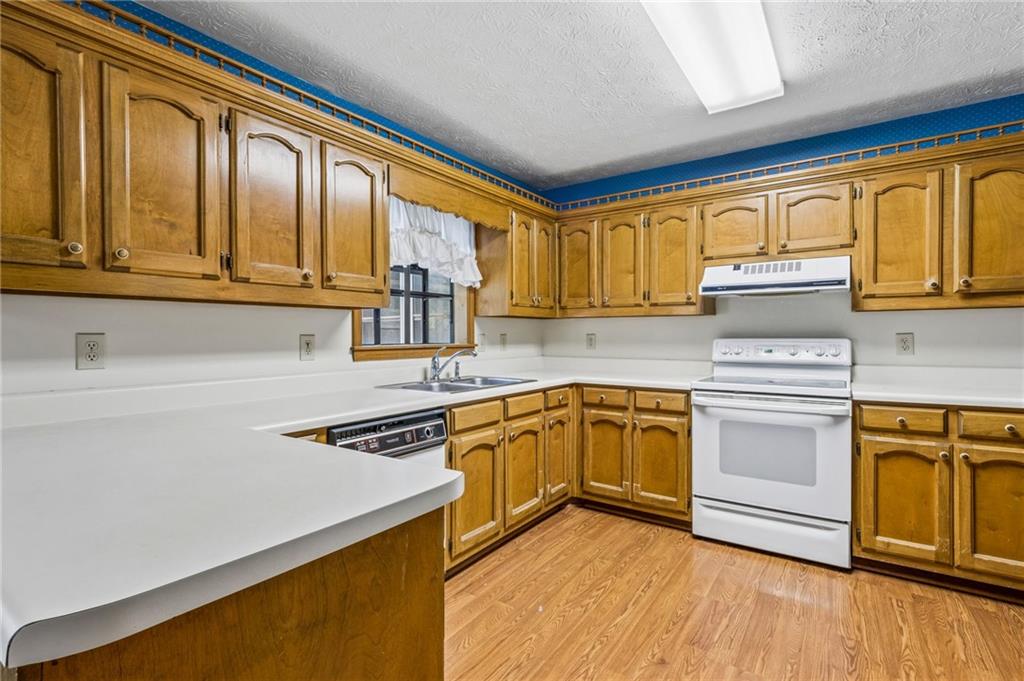 1192 Lakeview Road Grayson, GA 30017 - Photo 22 of 70