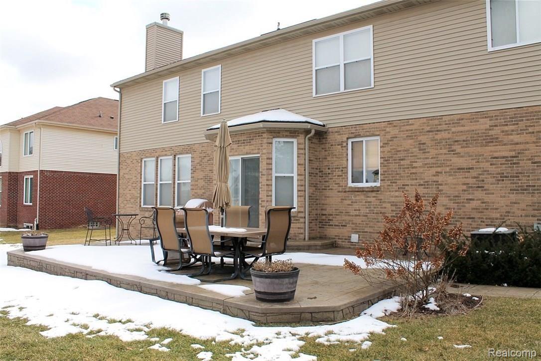 3511 Hogan Circle Rochester, MI 48307 - Photo 38 of 43 Patio