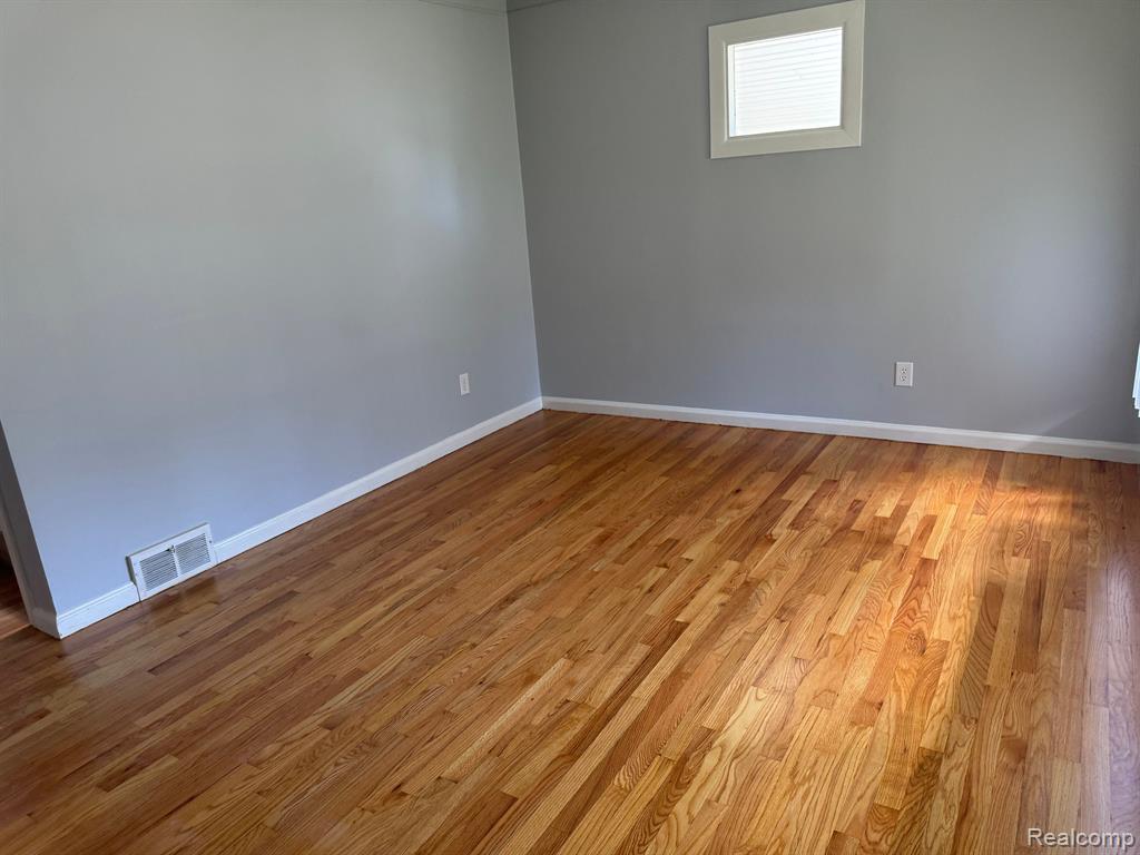 18224 Fox Redford, MI 48240 - Photo 4 of 15