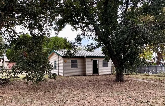 $150,000 | 603 West McLain Street, Seymour, TX 76380