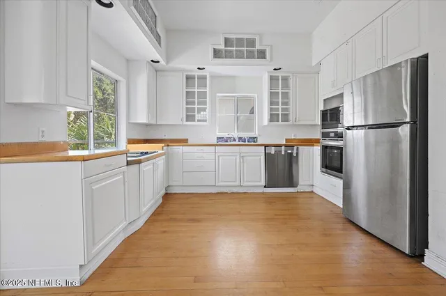 $1,100,000 | 94 Oceanside Drive, Atlantic Beach, FL 32233