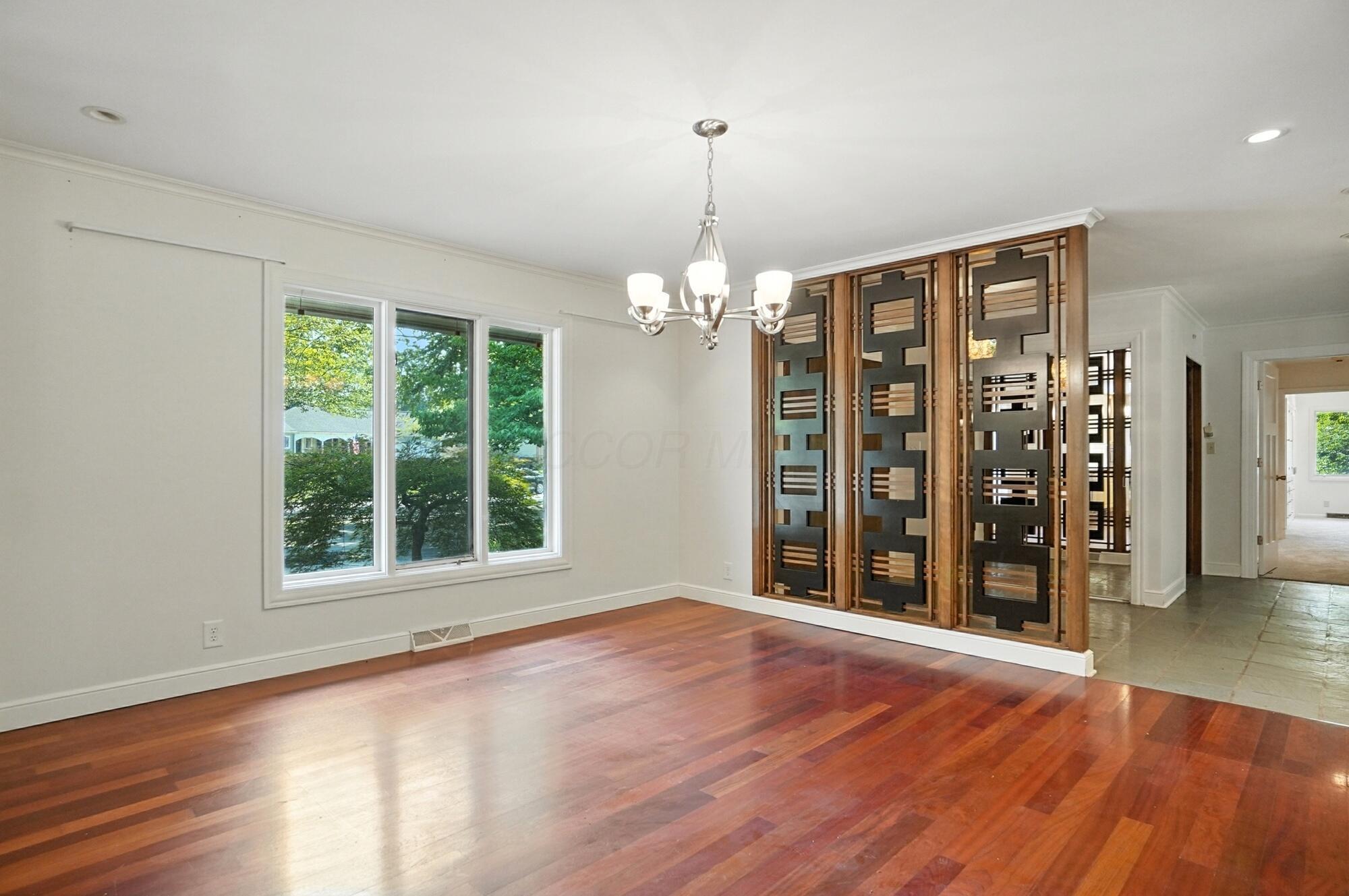 3885 Woodbridge Road Columbus, OH 43220 - Photo 40 of 158 039