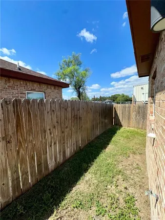 $825 | 3715 Valeria Street, Unit 1, Edinburg, TX 78541