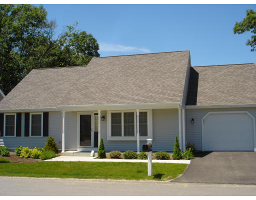 27 Brewster Road, Unit 4 Stoughton, MA 02072 - Photo 4 of 9 Gallery Image 4