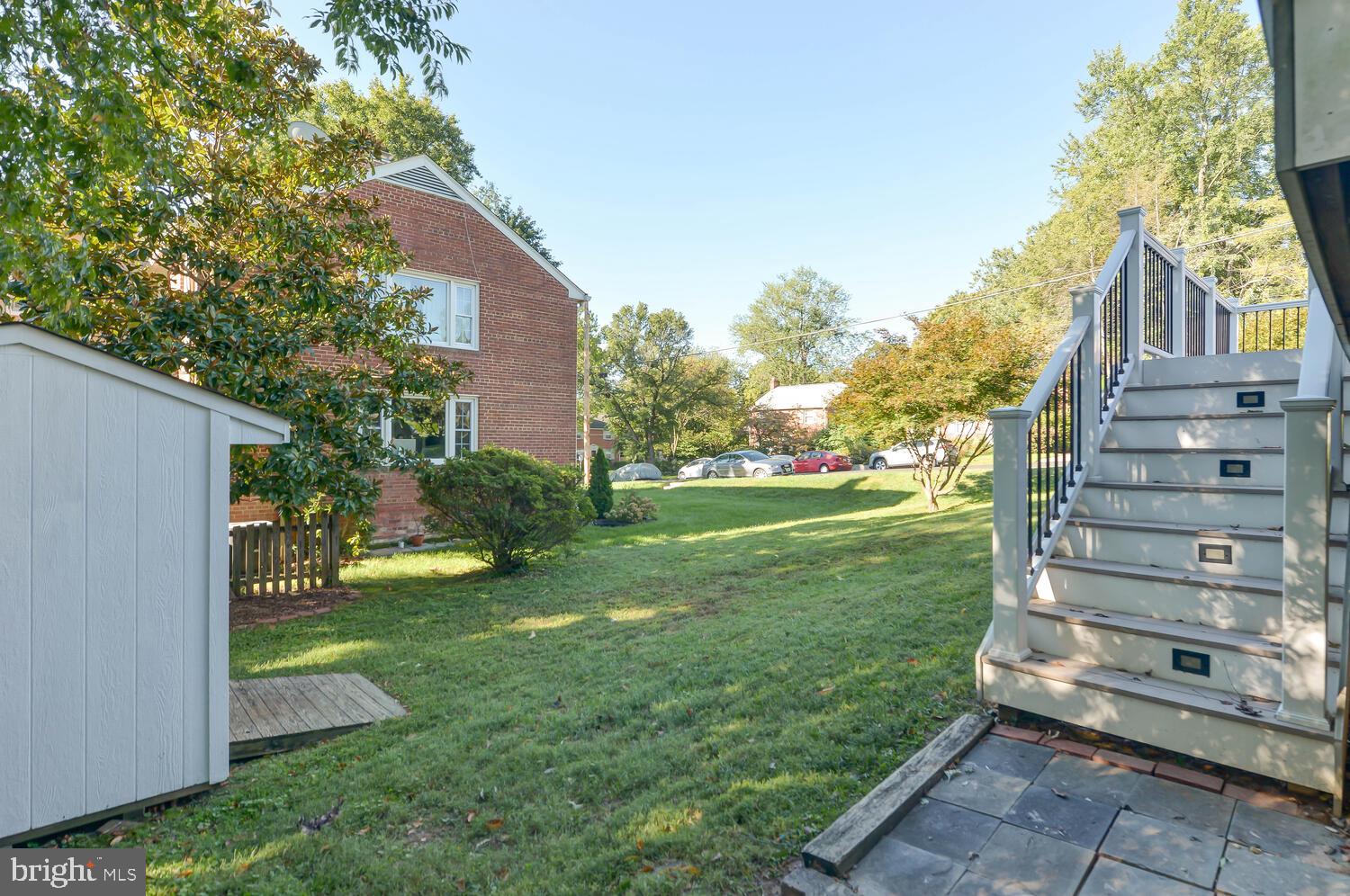 6484 Little Falls Road Arlington, VA 22213 - Photo 9 of 74 Easy access from driveway