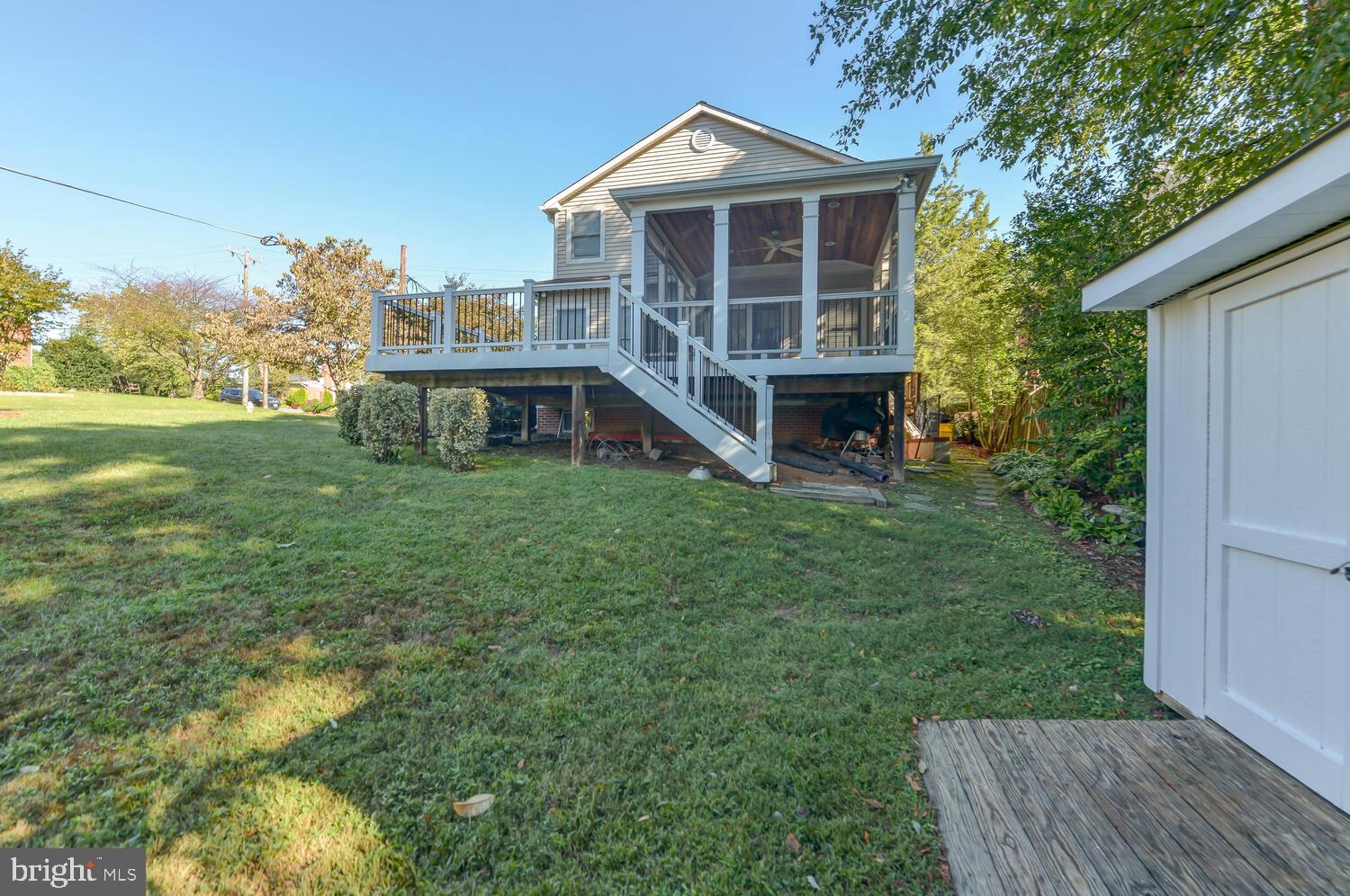 6484 Little Falls Road Arlington, VA 22213 - Photo 10 of 74 Spacious back yard