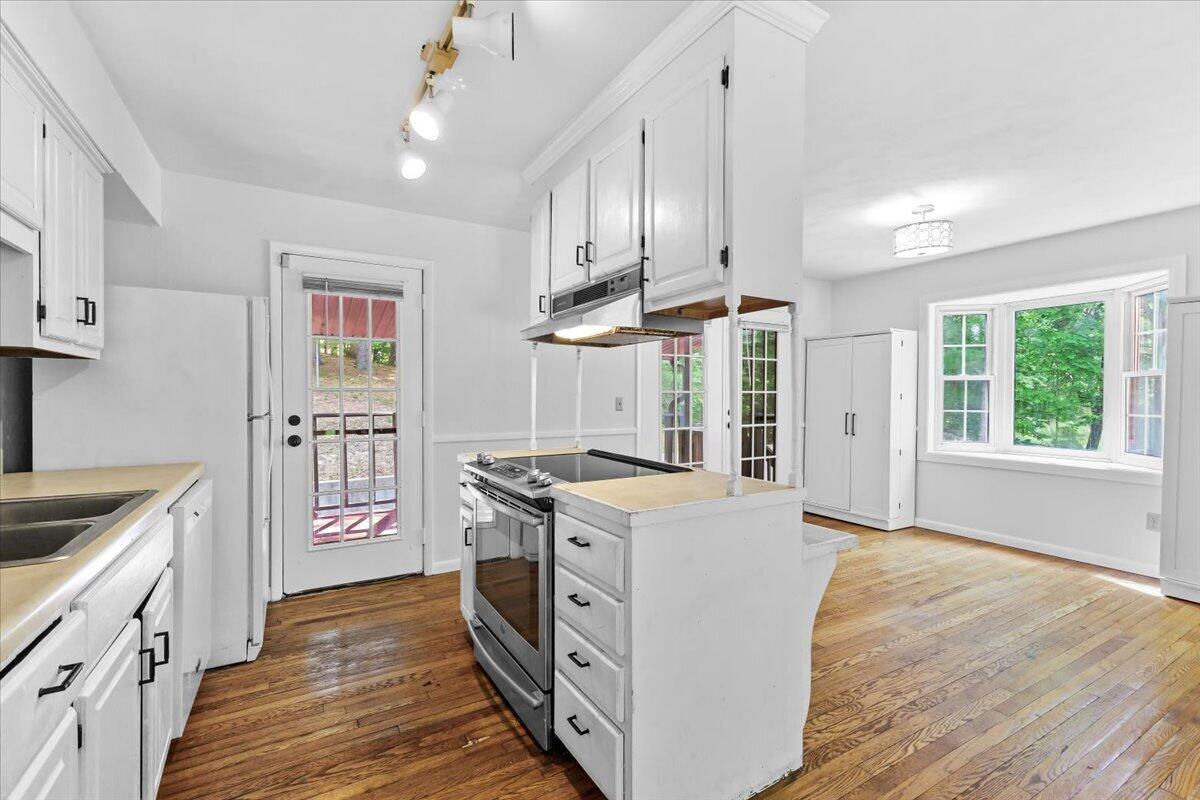 3131 Green Ridge Road Roanoke, VA 24019 - Photo 2 of 41 13-3131 Green Ridge Rd-13