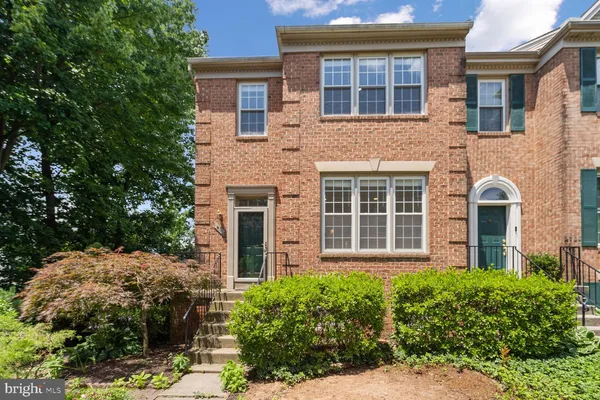 $3,800 | 4138 Meadow Field Court, Fairfax, VA 22033
