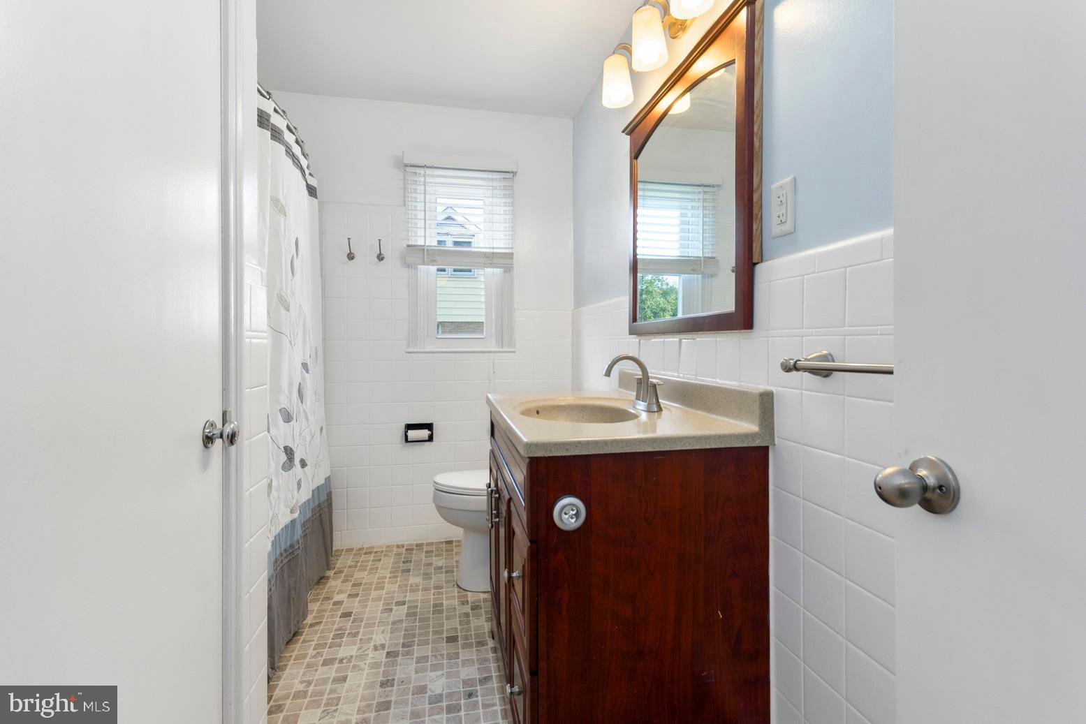 1203 Marsh Road Wilmington, DE 19803 - Photo 22 of 26 Hall bathroom