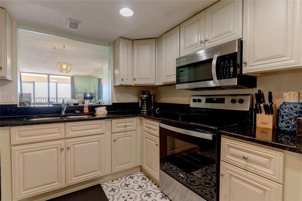 20040 Gulf Boulevard, Unit 402 Indian Rocks Beach, FL 33785 - Photo 13 of 32