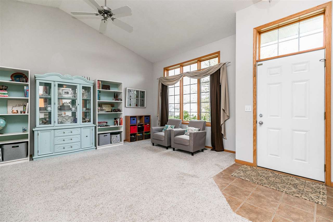 155 Windsor Road North Liberty, IA 52317 - Photo 3 of 39 Gallery Image 3
