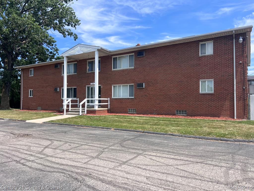 14682 Middle Gibraltar Road, Unit 24 Gibraltar, MI 48173 - Photo 1 of 21