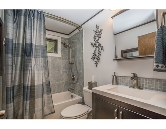 372 Norman Street Fall River, MA 02721 - Photo 16 of 23 Gallery Image 16