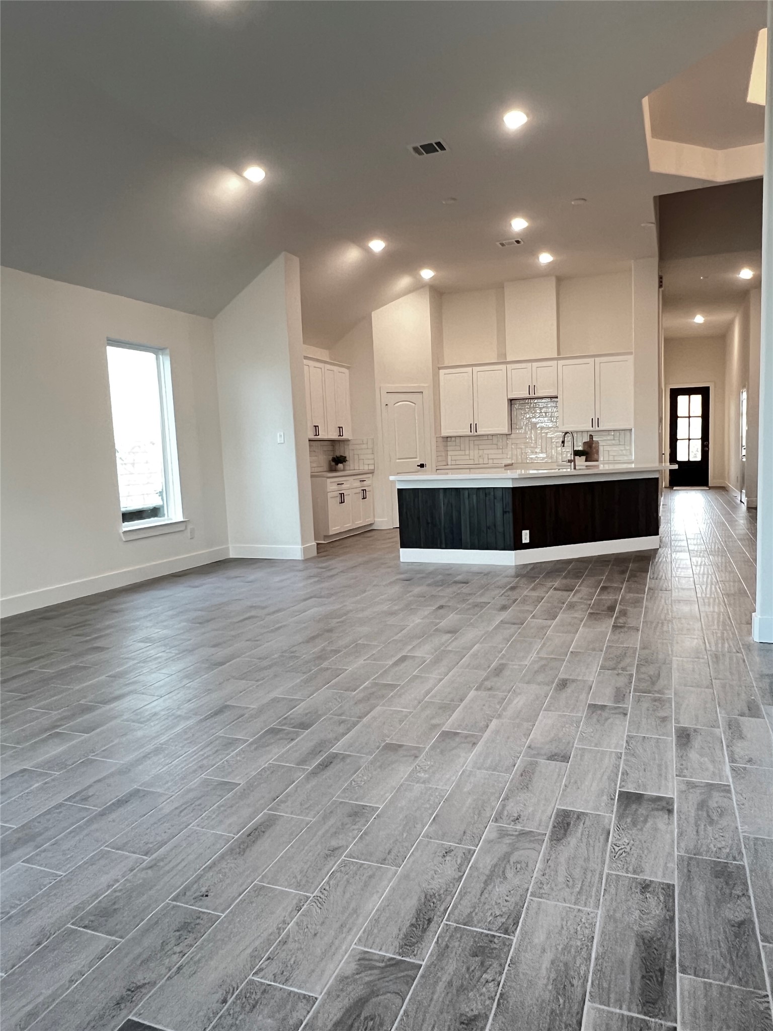 12911 Green Valley Drive Rosharon, TX 77583 - Photo 18 of 49 Large inviting space