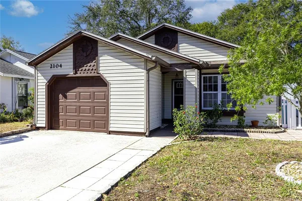 $329,000 | 2104 Winslow Drive, Orlando, FL 32812