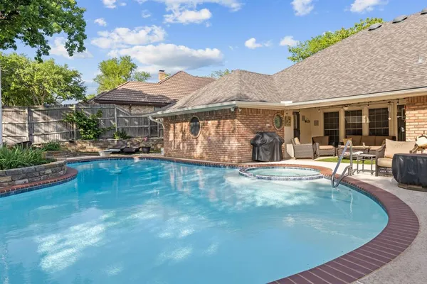 $475,000 | 2533 Stonegate Drive North, Bedford, TX 76021