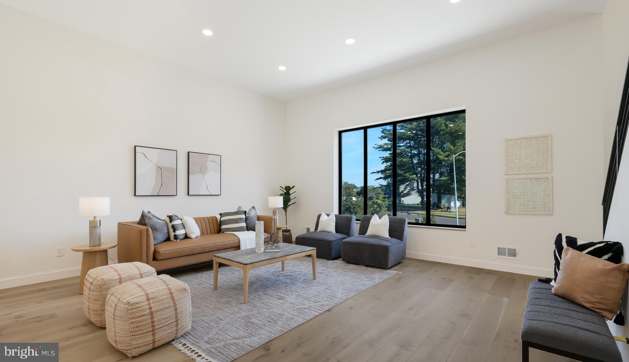 3750 Wheatsheaf Road Huntingdon Valley, PA 19006 - Photo 7 of 41 Lights of natural light