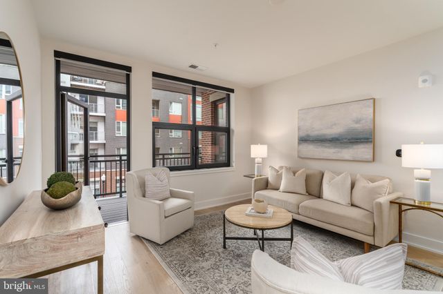 $770,000 | 701 Swann Avenue, Unit 303, Alexandria, VA 22301