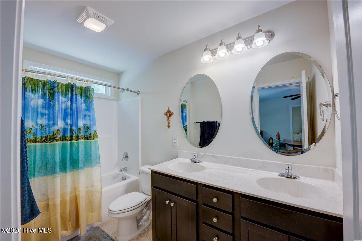 326 Station House Road New Bern, NC 28562 - Photo 17 of 35 2nd floor Bath